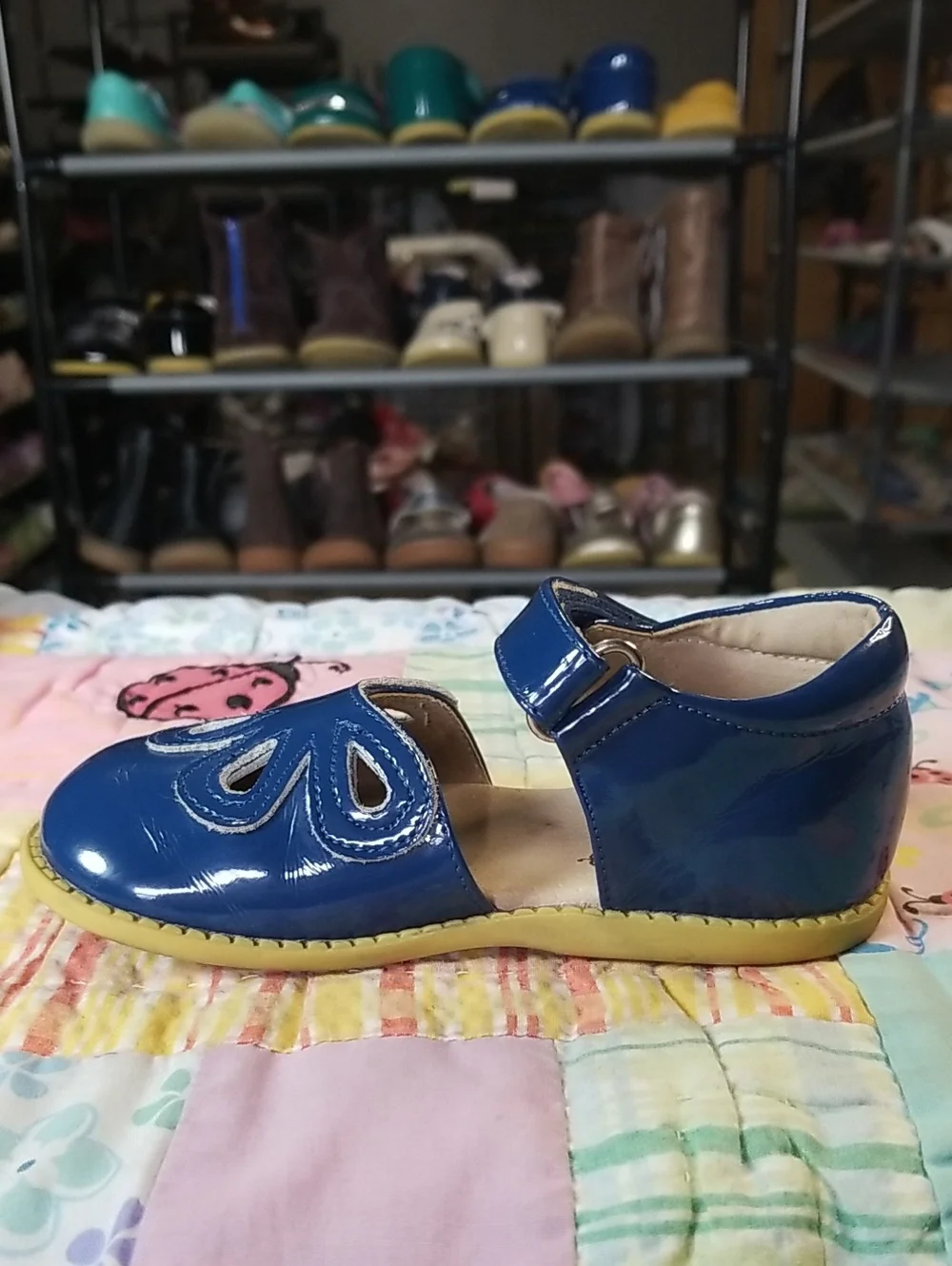 Livie & Luca Shiny Blue Patent Leather Mary Janes Size 9 Petals